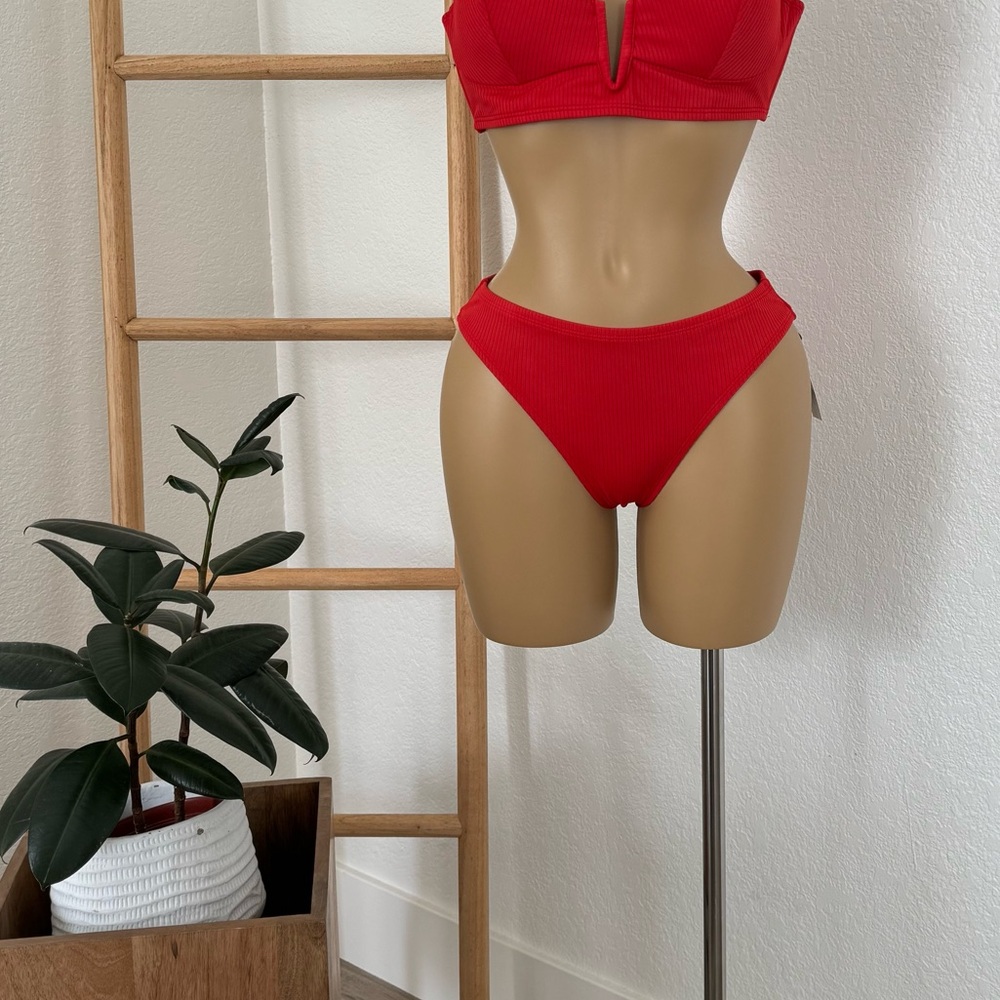NWT Women's Ribbed Hipster Cheeky Bikini
Bottom - Shade & Shore Red S - Picture 4 of 4